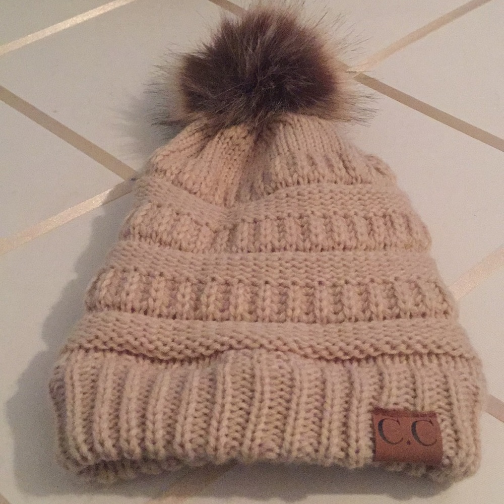 Winter hat in beige